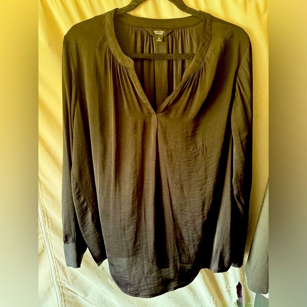 Simply Vera Wang black silk shirt like new size XL